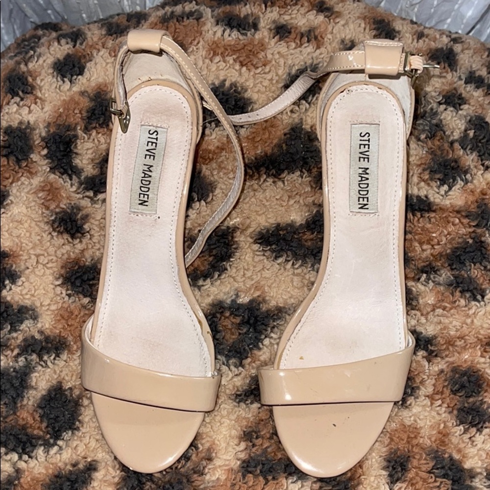 Gloss heels